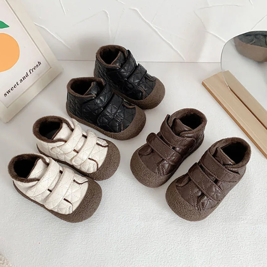 Comfy Sneakers voor Kinderen – Barefoot Pluche Schoentjes met Anti-Slip Zool, Warm & Ergonomisch, Eenvoudig Klittenband, Ideaal voor Baby’s en Peuters