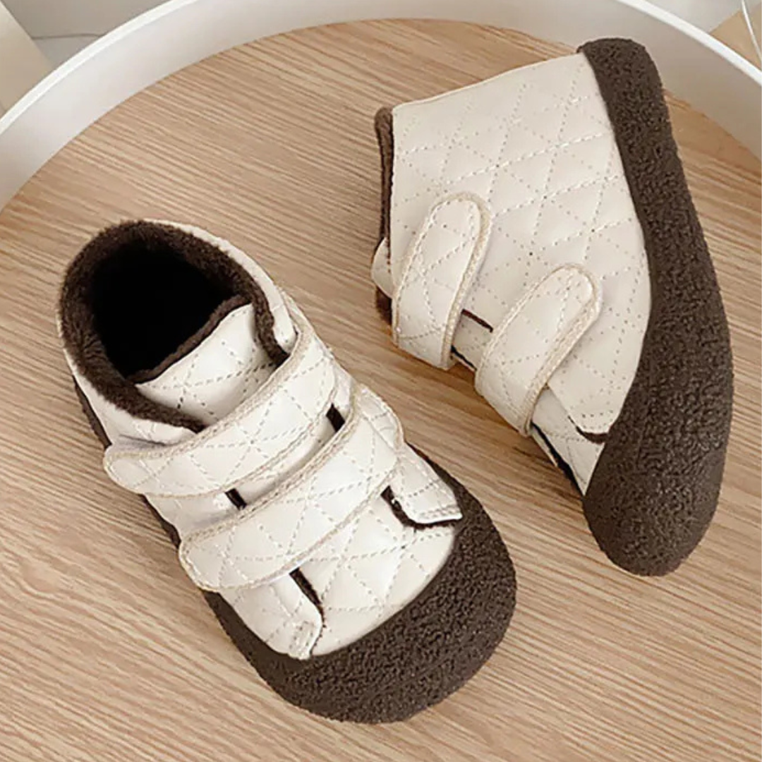 Comfy Sneakers voor Kinderen – Barefoot Pluche Schoentjes met Anti-Slip Zool, Warm & Ergonomisch, Eenvoudig Klittenband, Ideaal voor Baby’s en Peuters